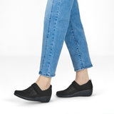 Eve – Zeitlose Eleganz in sattem Schwarz