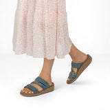 Carrie – Frische Eleganz in stilvollem Blau