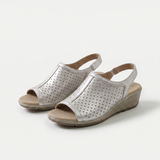 Hazel – Quiet Refinement in Delicate Gray